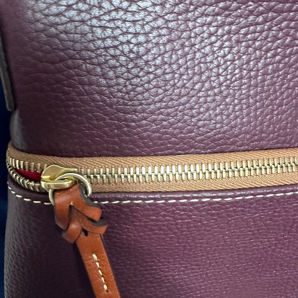 Dooney and Bourke pebbled leather burgundy crossbody bag - Picture 7 of 14